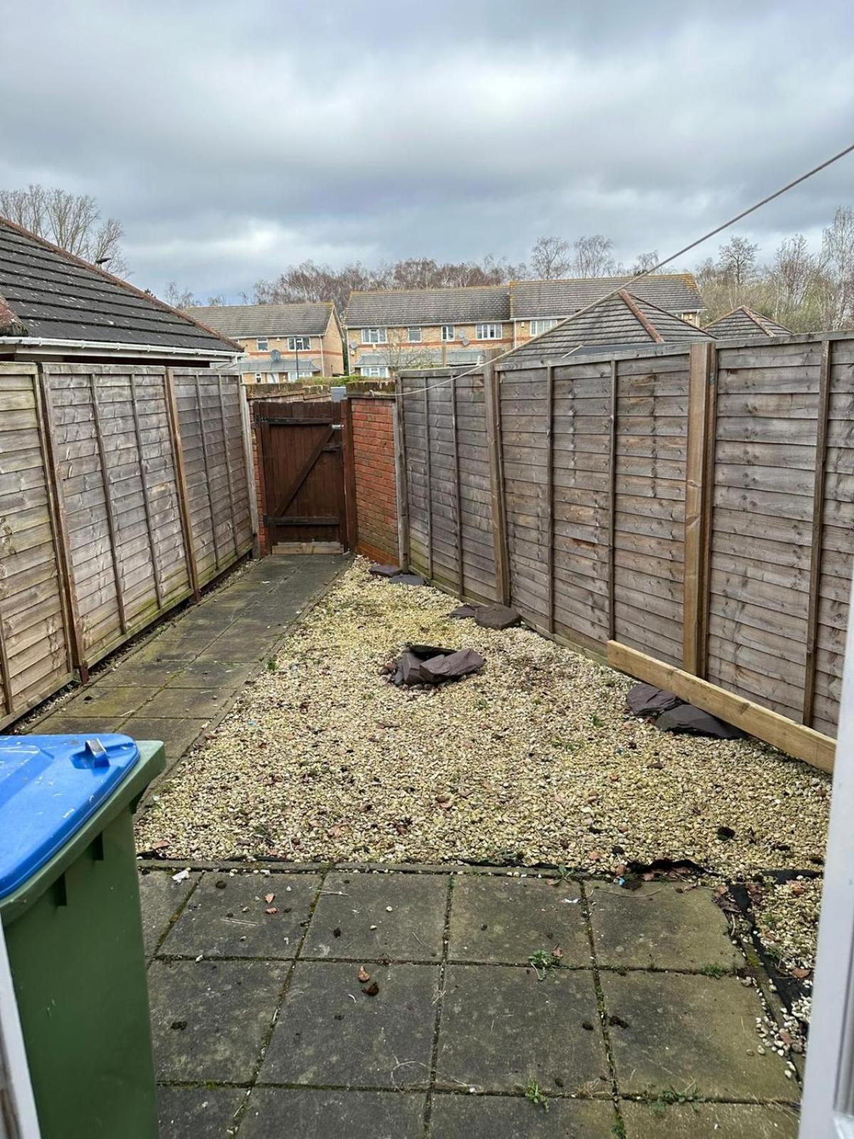Lovely Two Bedroom Flat Thamesmead  エクステリア 写真