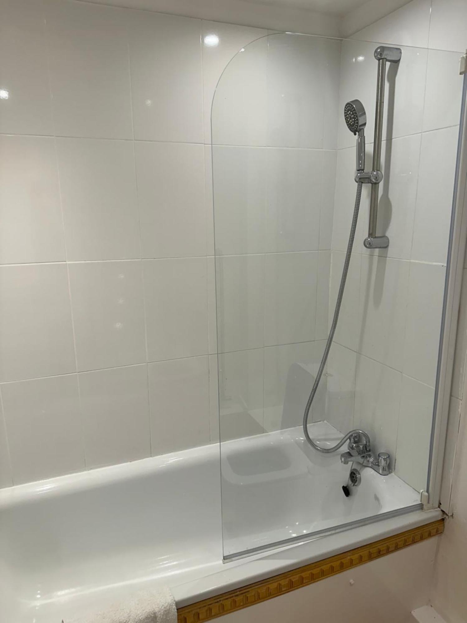 Lovely Two Bedroom Flat Thamesmead  エクステリア 写真