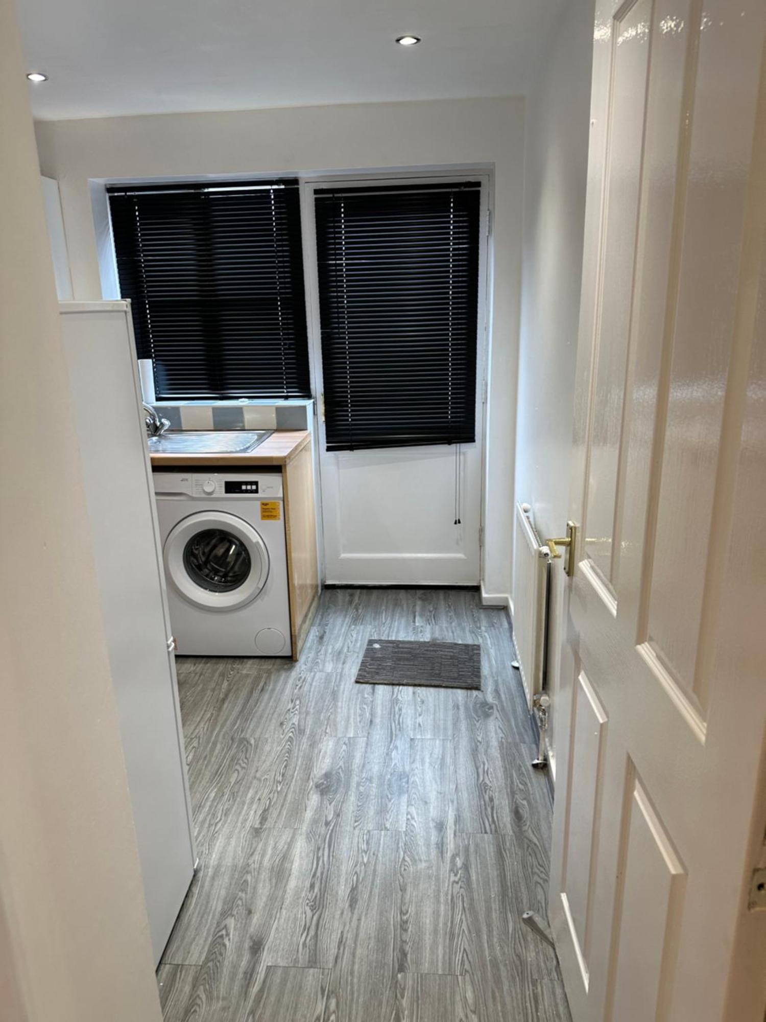 Lovely Two Bedroom Flat Thamesmead  エクステリア 写真